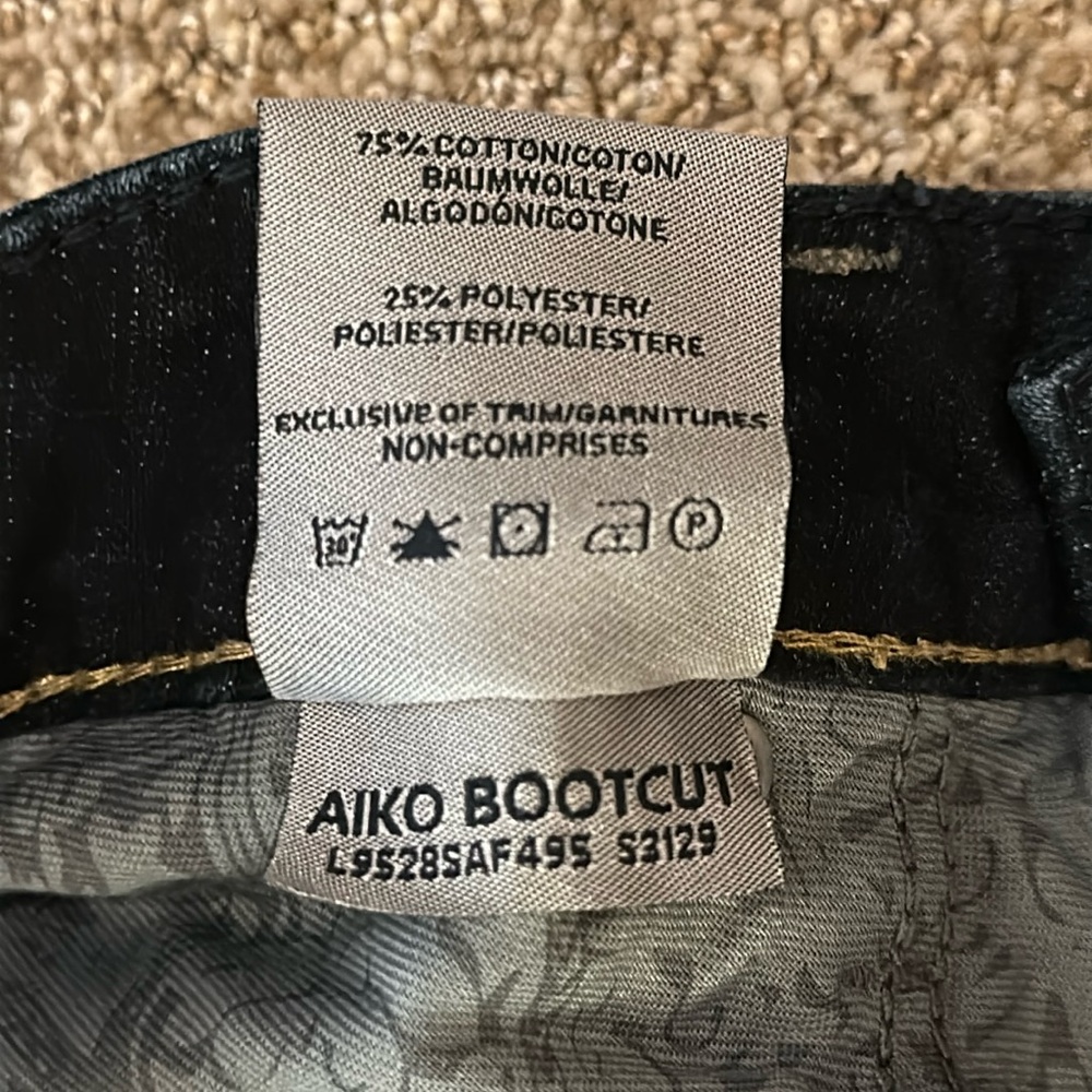 Silver Aiko Low Rise Boot Cut Indigo Wash Jeans sz 30x31 NWOT - Picture 9 of 13